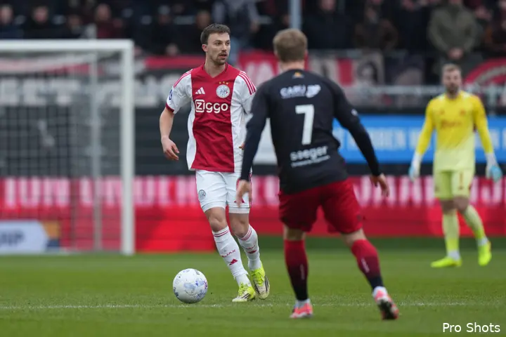 youri-regeer-excelsior-ajax-25-26
