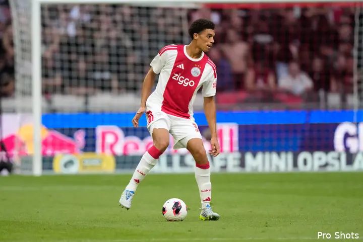 Ajax Showtime Aaron Bouwman
