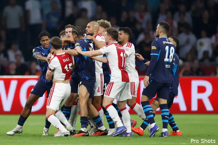 Ajax Showtime Ajax PSV Opstootje