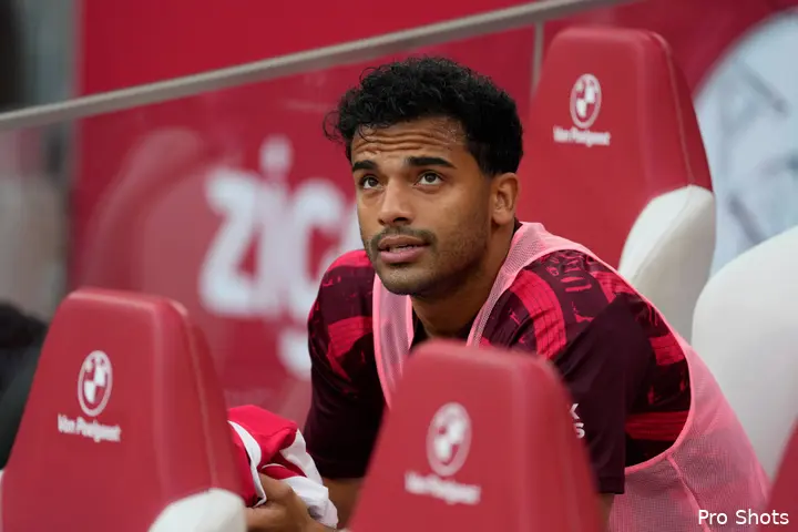 Owen Wijndal blijft achter met weinig perspectief bij Ajax.