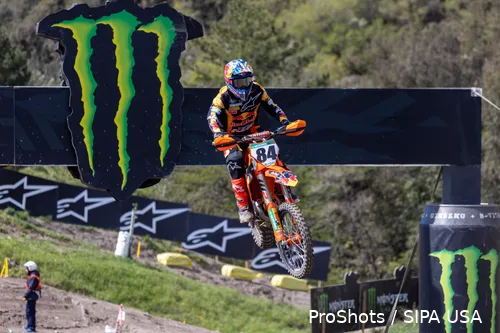 Herlings wordt als eerste afgevlagd tijdens de laatste manche van de GP van Trentino.