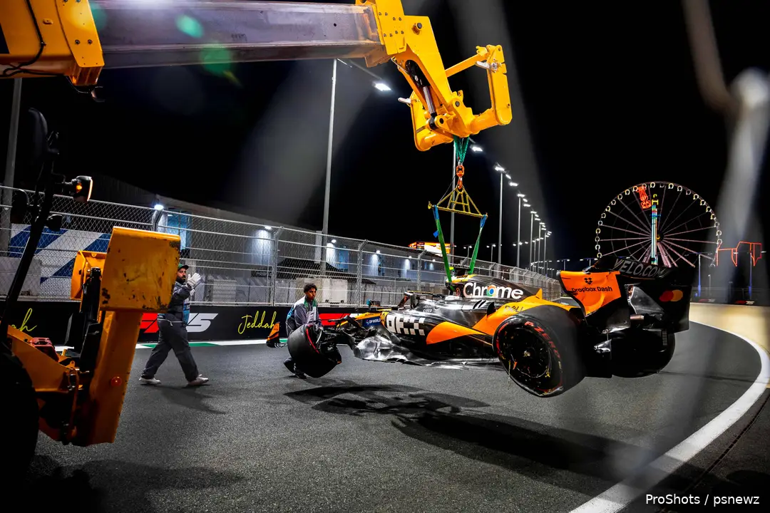 norris crash jeddah mclaren