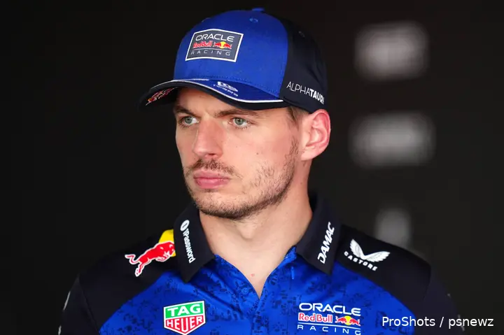 max-verstappen-red-bull-racing-2026-silverstone-groot-brittannië-boos