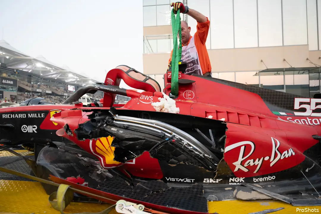 carlos sainz ferrari crash abu dhabi