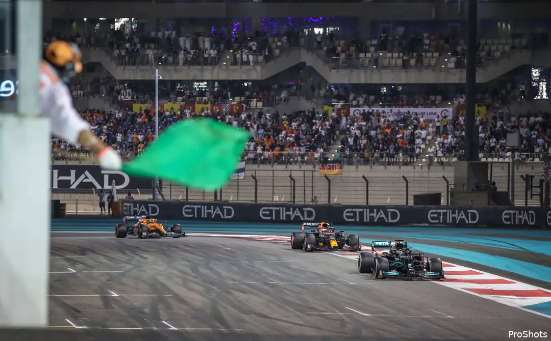 hamilton verstappen abudhabi 2021