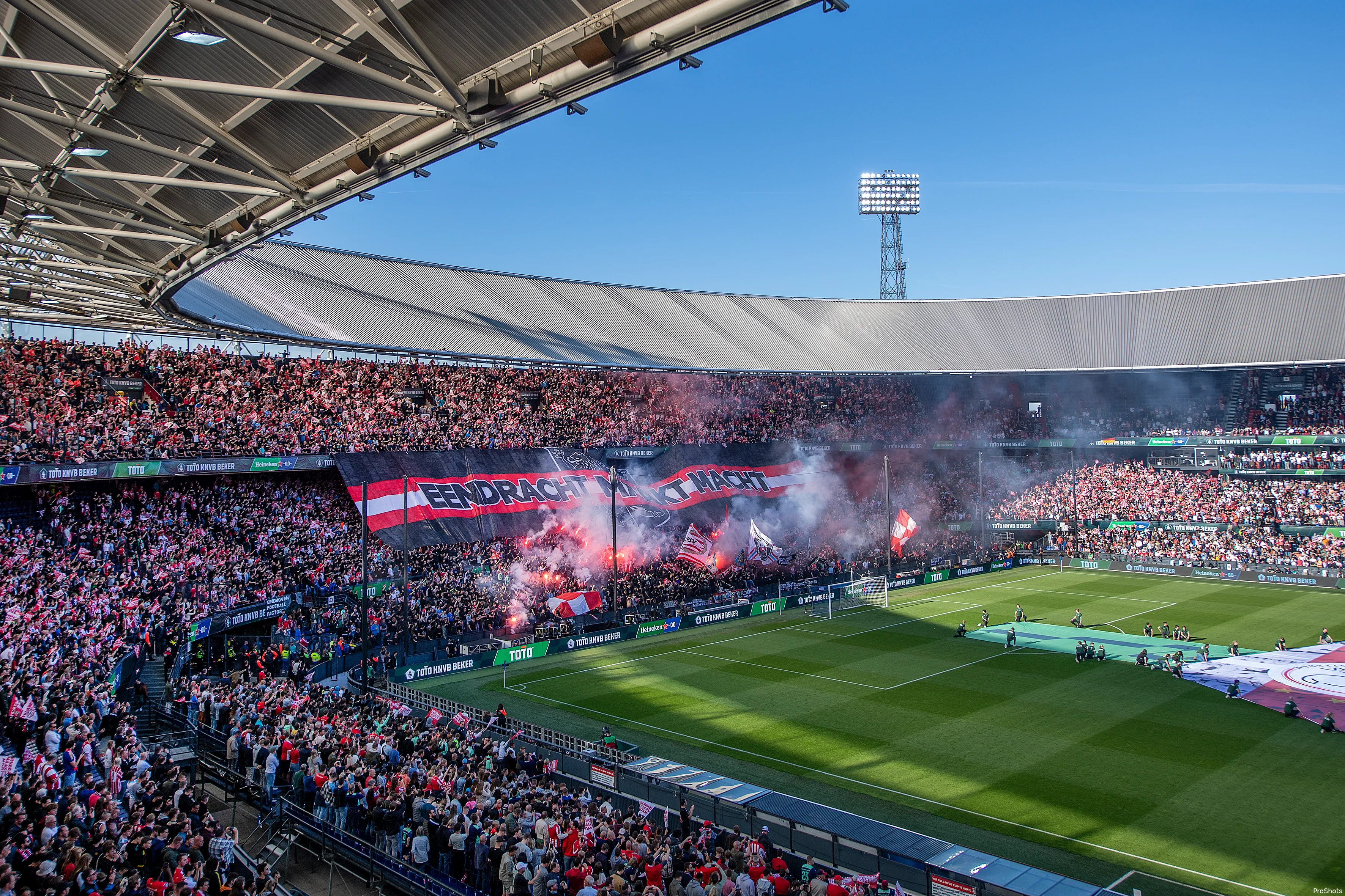 Hoe laat begint de bekerfinale AjaxPSV en op welke zender is deze live