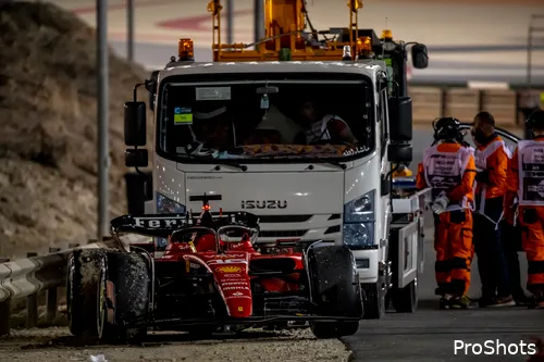 Charles Leclerc viel stil tijdens de Grand Prix van Bahrein. Twee weken later krijgt hij een gridstraf van tien plaatsen.