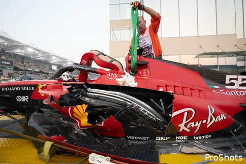 carlos sainz ferrari crash abu dhabi