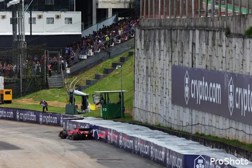 Leclerc was voor de start van de Grand Prix van São Paolo 2023 al uitgeschakeld. (Foto: ProShots)