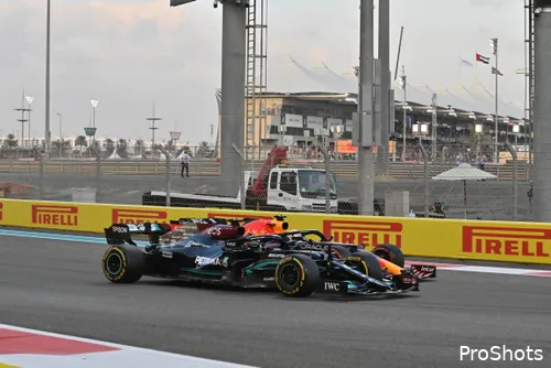 hamilton verstappen abudhabi 2021