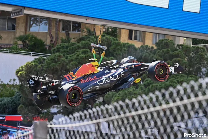 <i>Sergio Pérez stelde zwaar teleur op het laatste stratencircuit, in Monaco.</i>