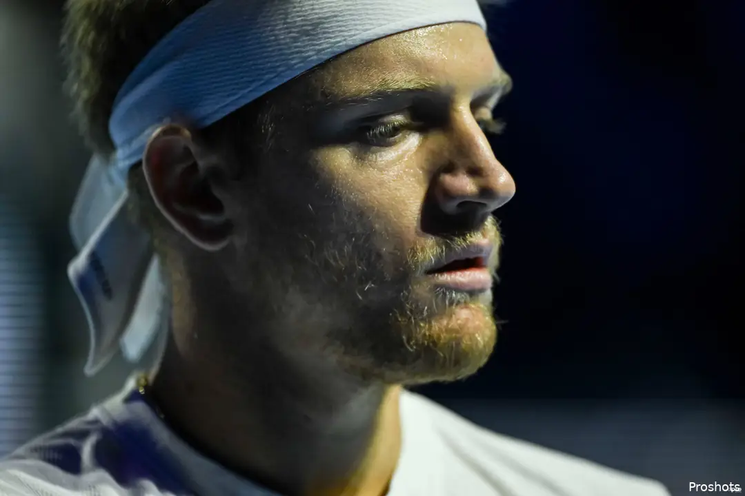 Alejandro Davidovich Fokina between points.
