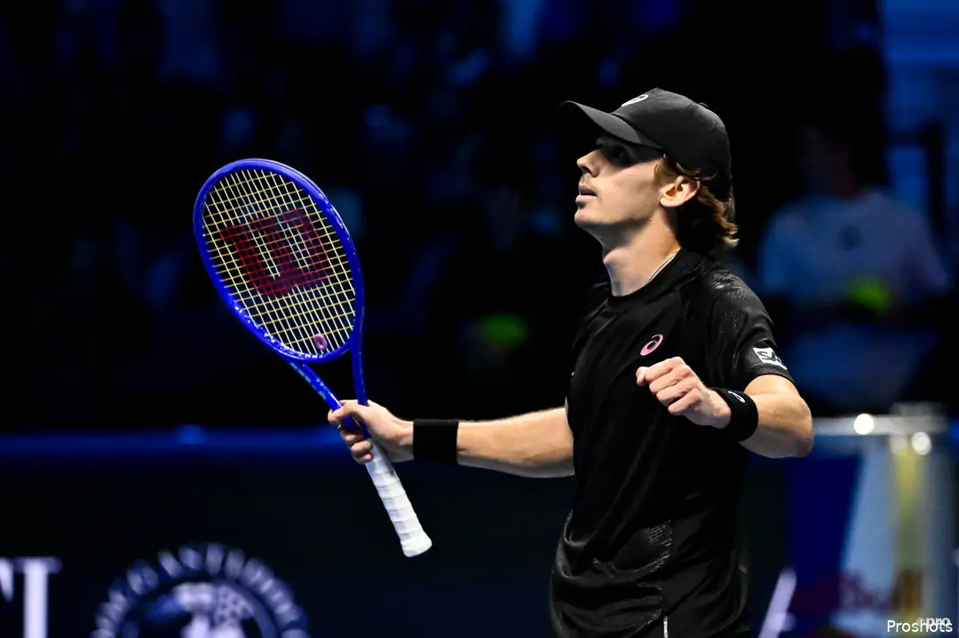 Alex de Minaur gets the all-important win over Taylor Fritz in the 2025 ATP Finals