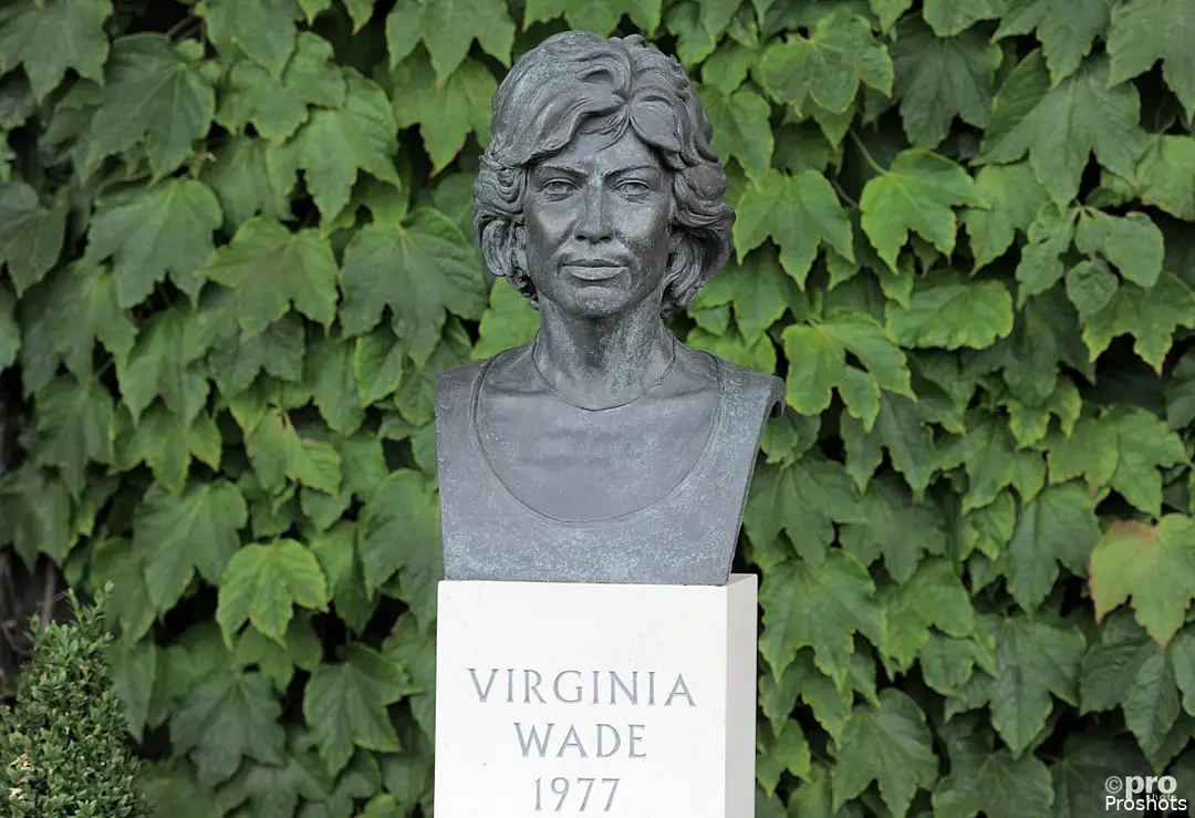 Wade's statue.