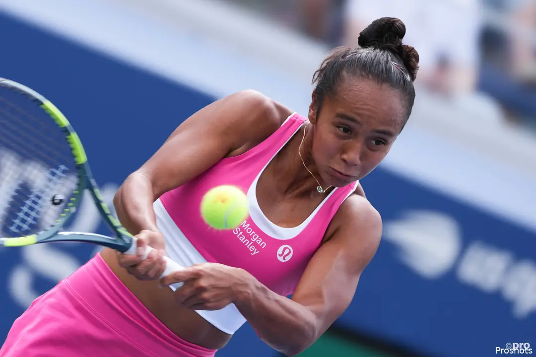 Leylah Fernandez hitting backhand at US Open.&nbsp;