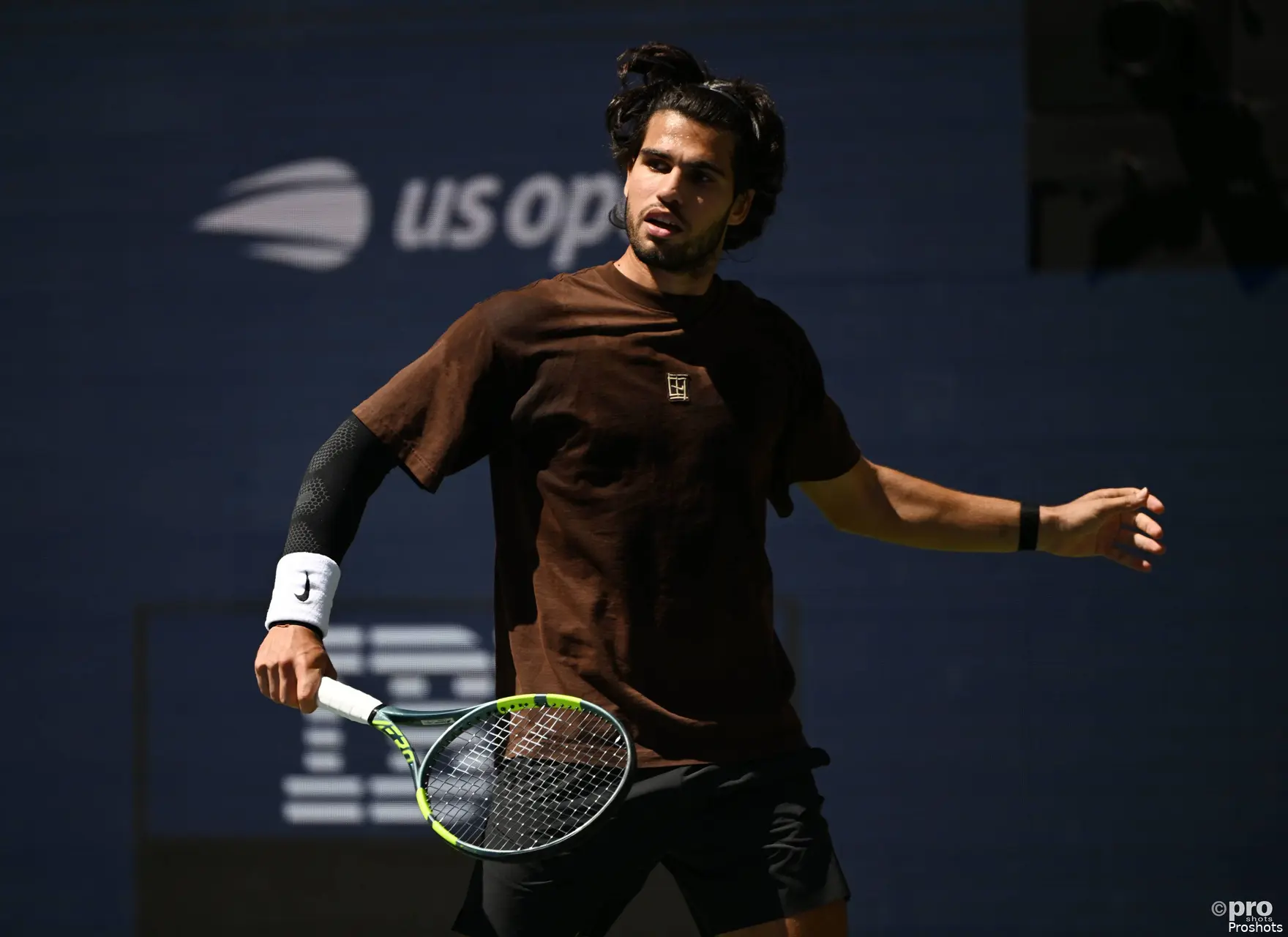 Carlos Alcaraz practicing