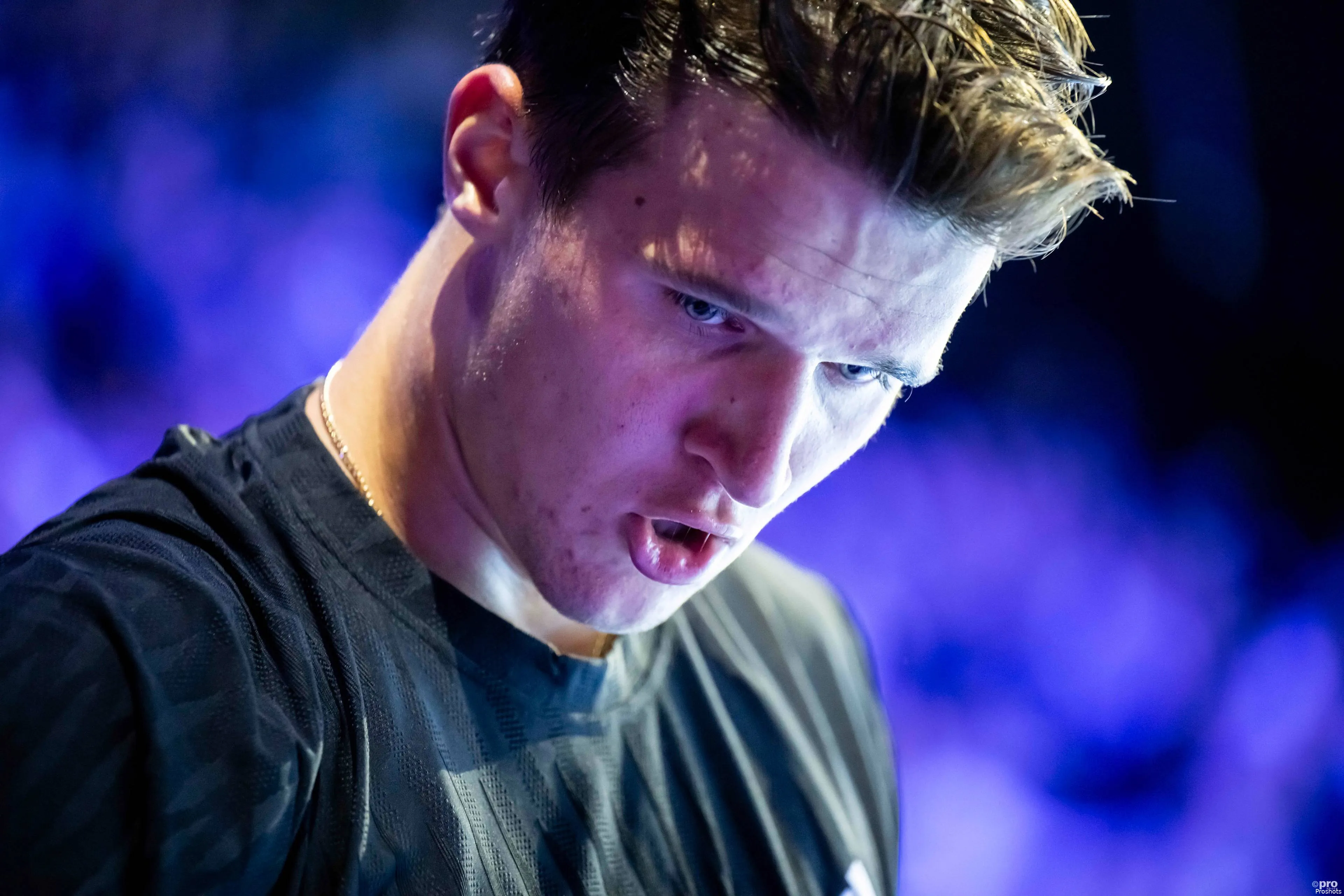 Jakub Mensik faces Henry Bernet at Swiss Indoors