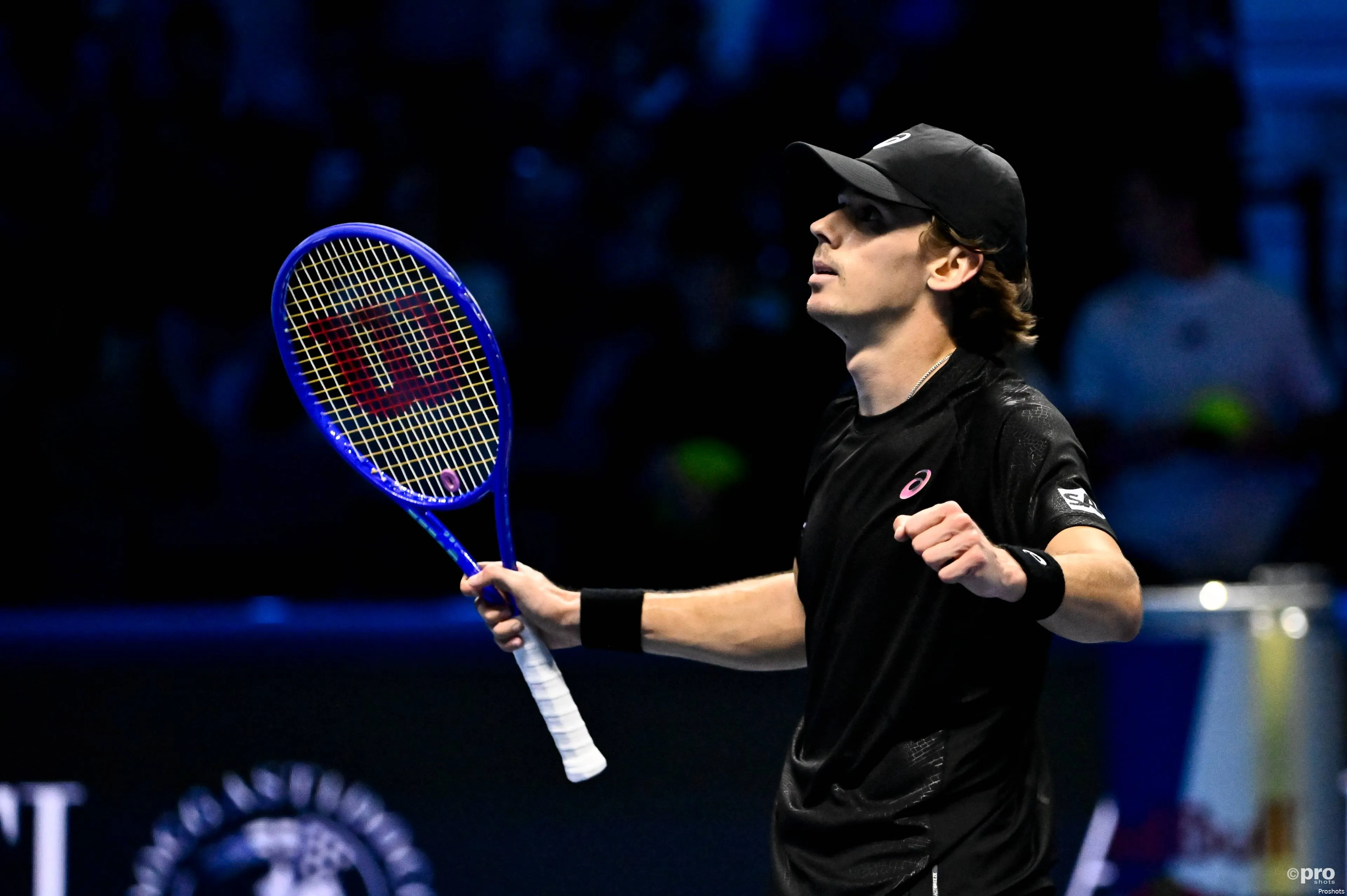 Alex de Minaur gets the all-important win over Taylor Fritz in the 2025 ATP Finals