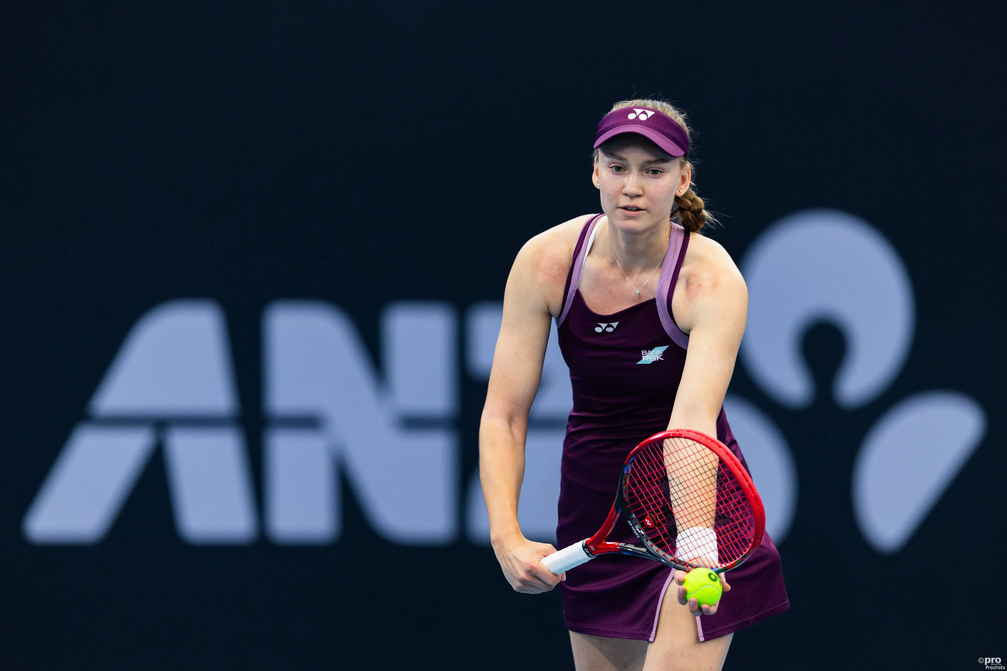 Elena Rybakina serves