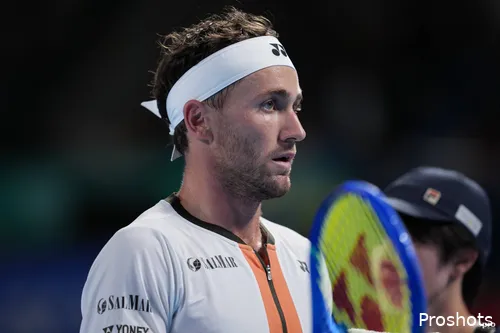 Casper Ruud juega en el Swiss Indoors Basel