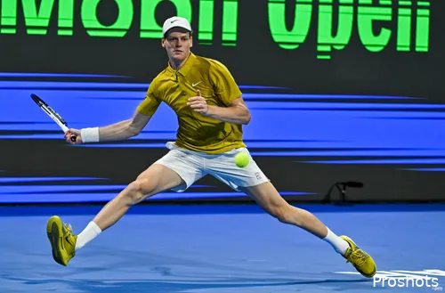 Jannik Sinner en acción