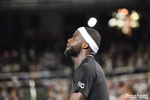 Frances Tiafoe se dispara
