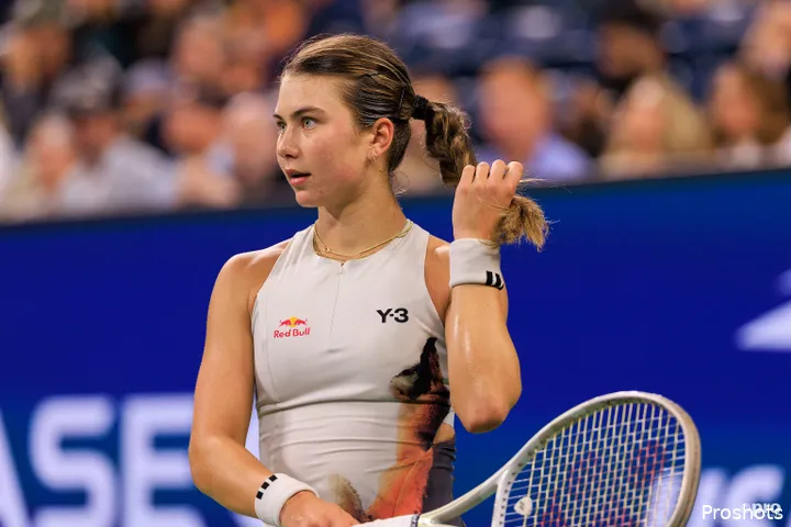 Iva Jovic between points at 2025 US Open
