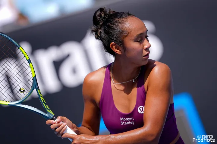 Leylah Fernandez returns.