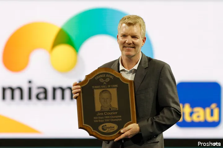 Jim Courier gets recognition at Miami Open.