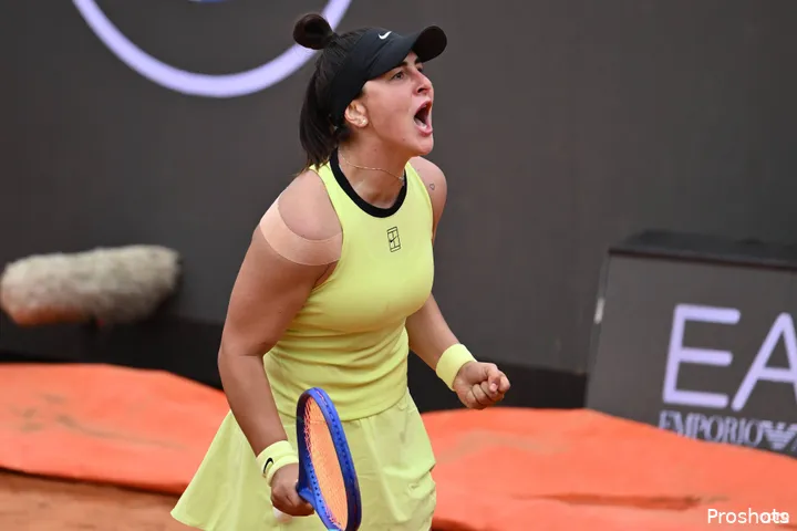 Bianca Andreescu roars.