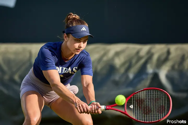 Iva Jovic practices.