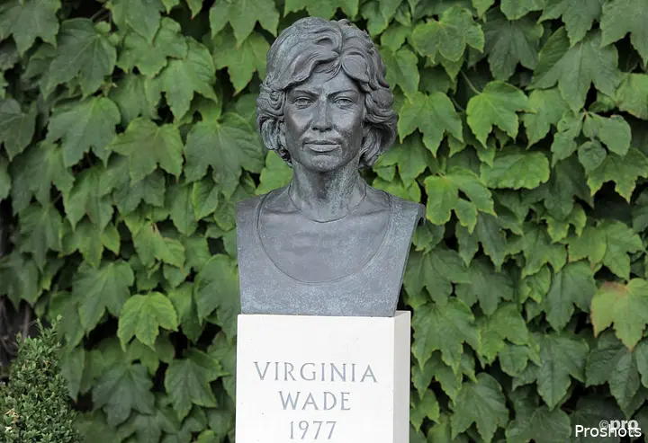 Wade's statue.