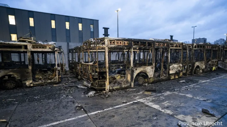 verbrande bussen busstalling westraven