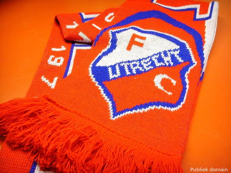 800px fc utrecht logo op sjaal