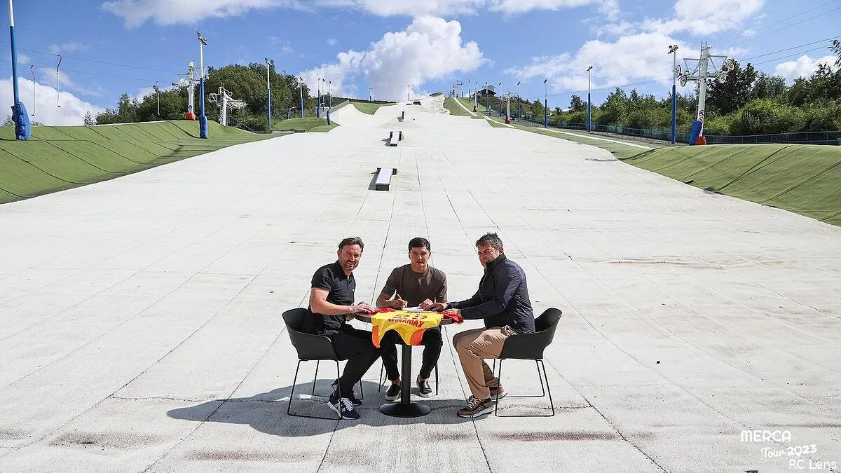 le rc lens officialise abdukodir khusanov f1z6wgwwwaas6pd 363204