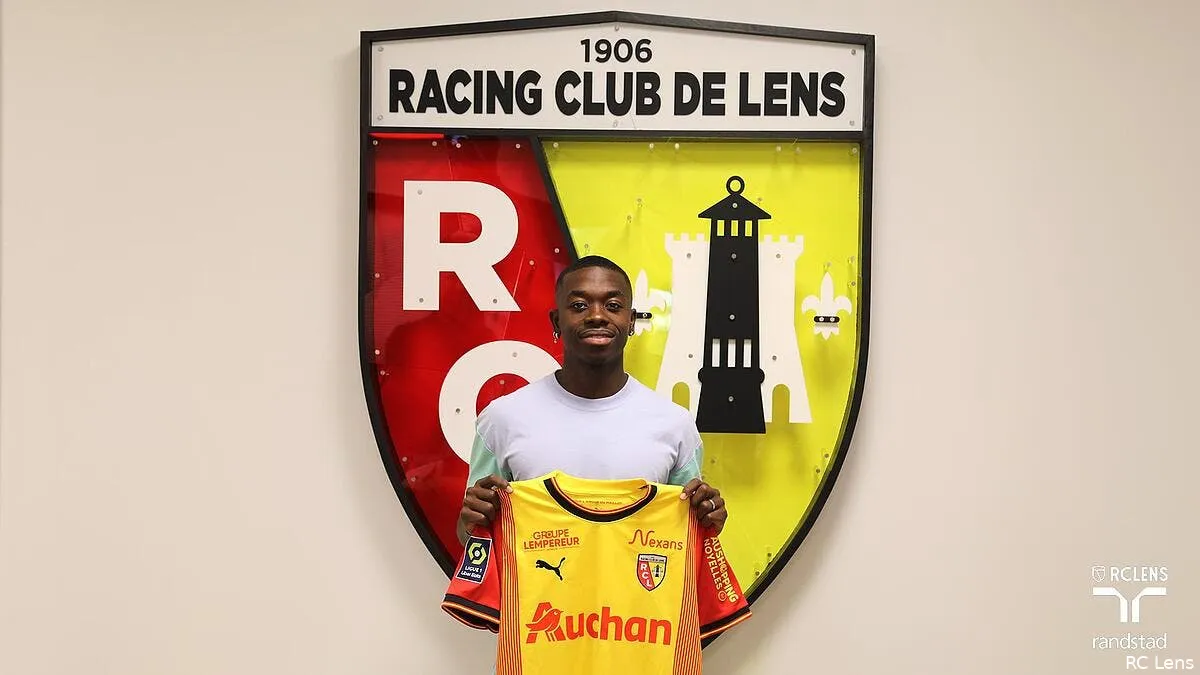 lens signe un renfort surprise f5mlceyw0aaawd1 365096