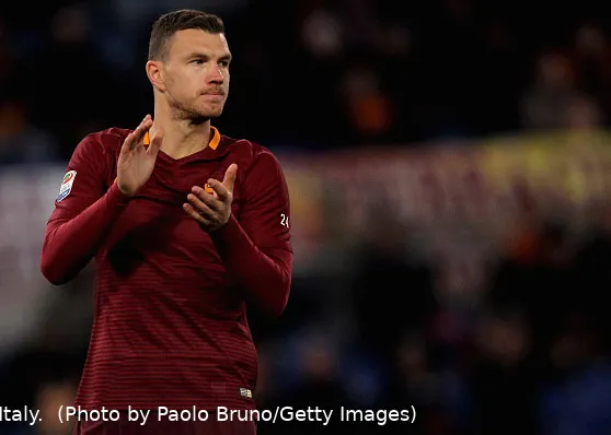 dzeko applaude