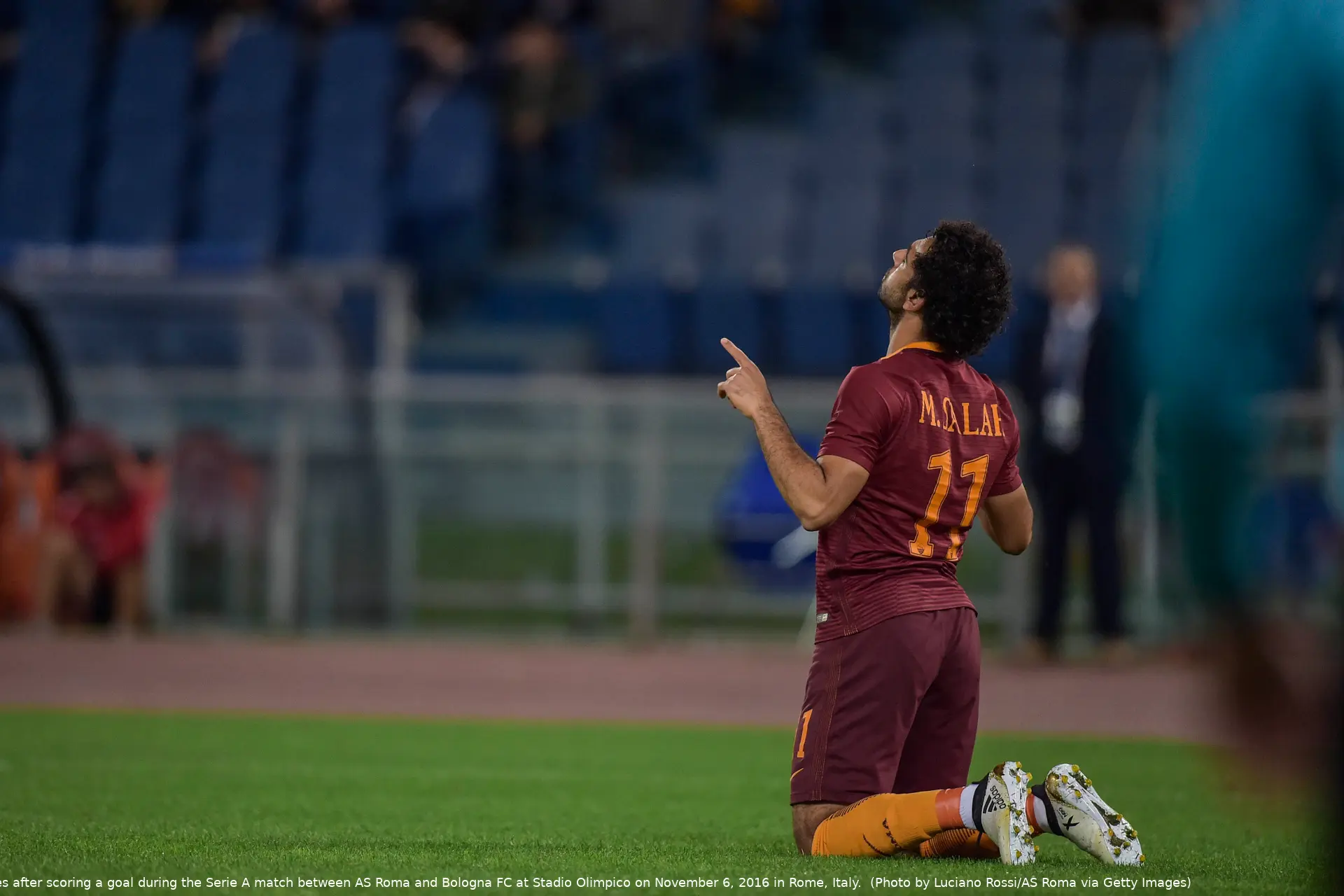 roma bologna salah inginocchiato esultanza