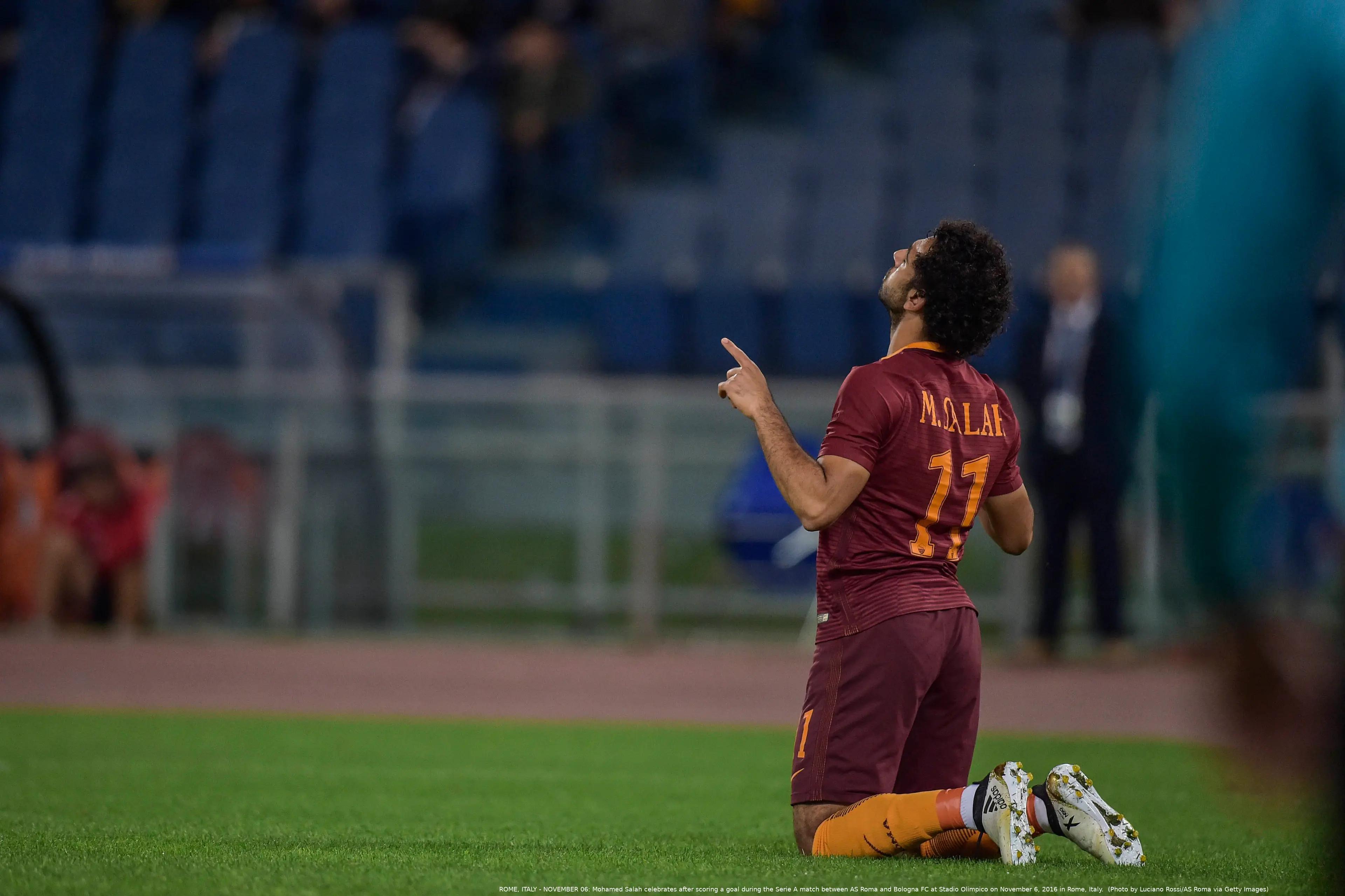 roma bologna salah inginocchiato esultanza