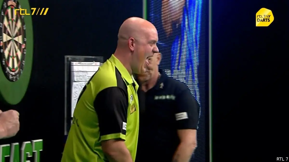Van Gerwen lachen