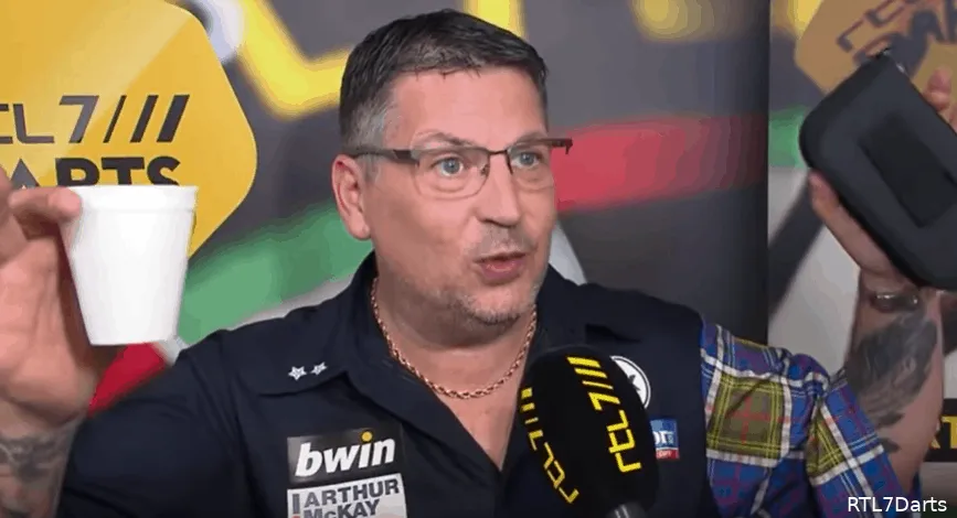 2019 11 08 01 53 45 Anderson I thought Wesley had farted on stage RTL 7 DARTS  GRAND SLAM OF D