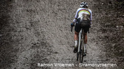 Vorig seizoen nog in de regenboogtrui, dit seizoen tegenslag na tegenslag.&nbsp;