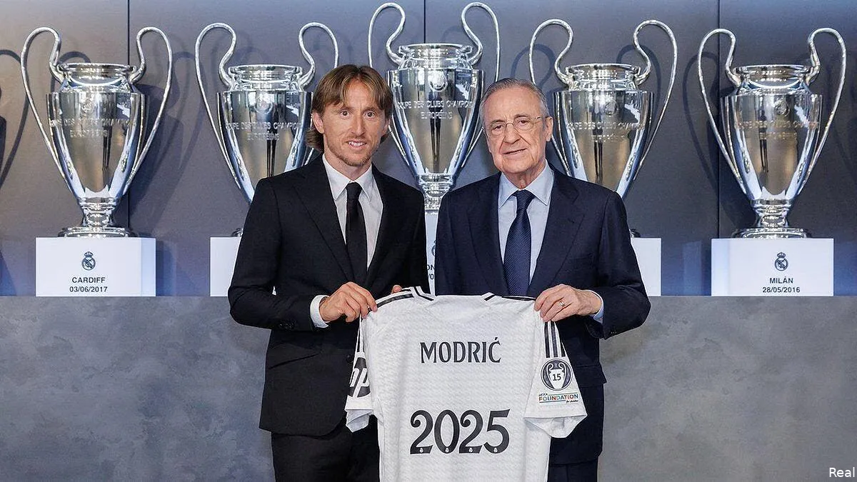 officiel luka modric prolonge au real madrid gsr 3liwsaavj0x 378582