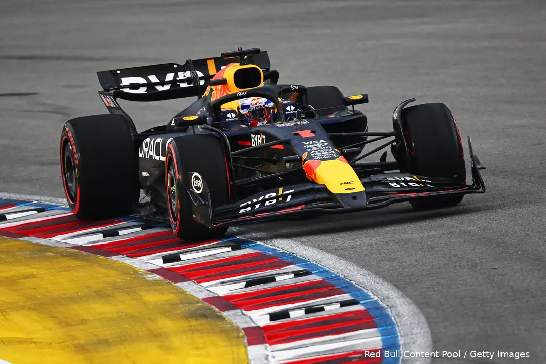 <i>Verstappen in bocht 2 tijdens de kwalificatie.</i>