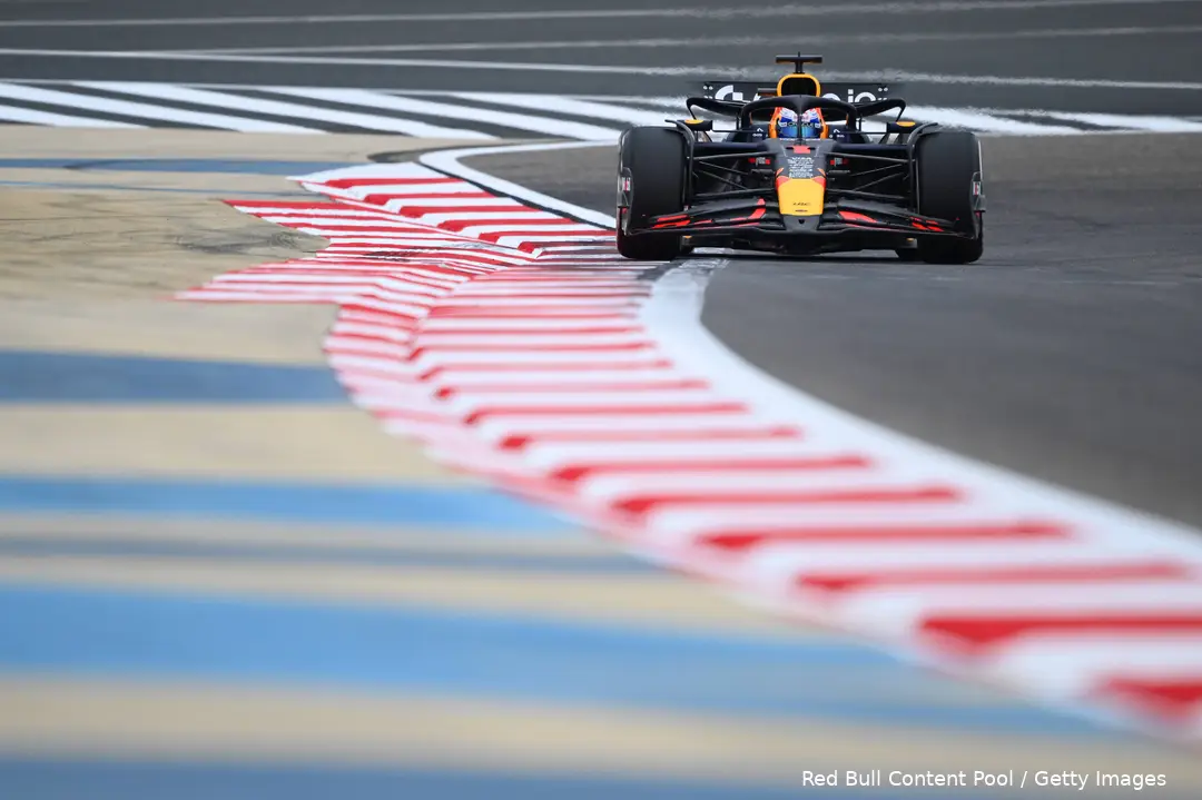 <i>Max Verstappen in de RB21.</i>