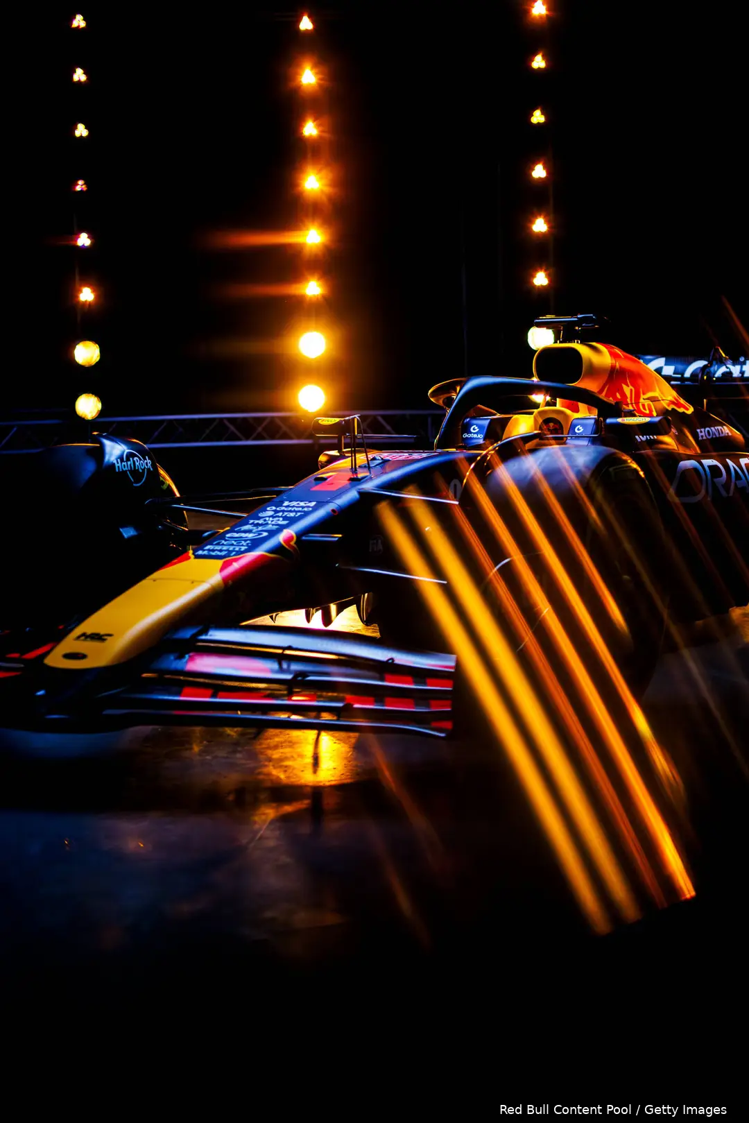<i>De nieuwe auto van Red Bull, de RB21.</i>