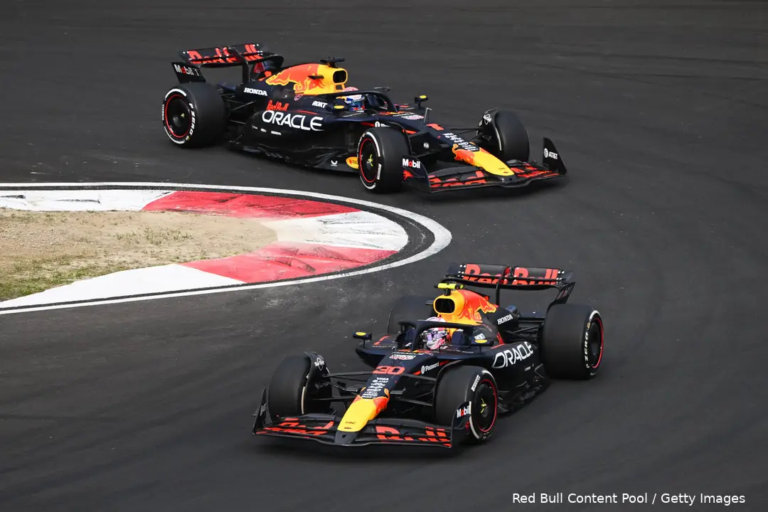 max verstappen red bull racing china rb21 zondag 1 liam lawson