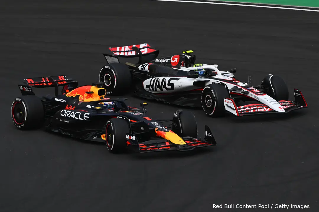 <i>Volgens Schmidt is de Red Bull niet beter dan de Haas.</i>