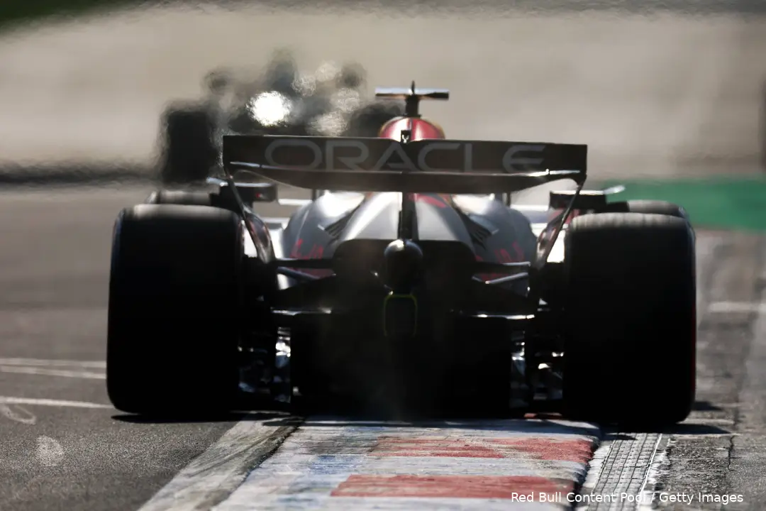 max verstappen red bull racing rb21 china kerbstone 1