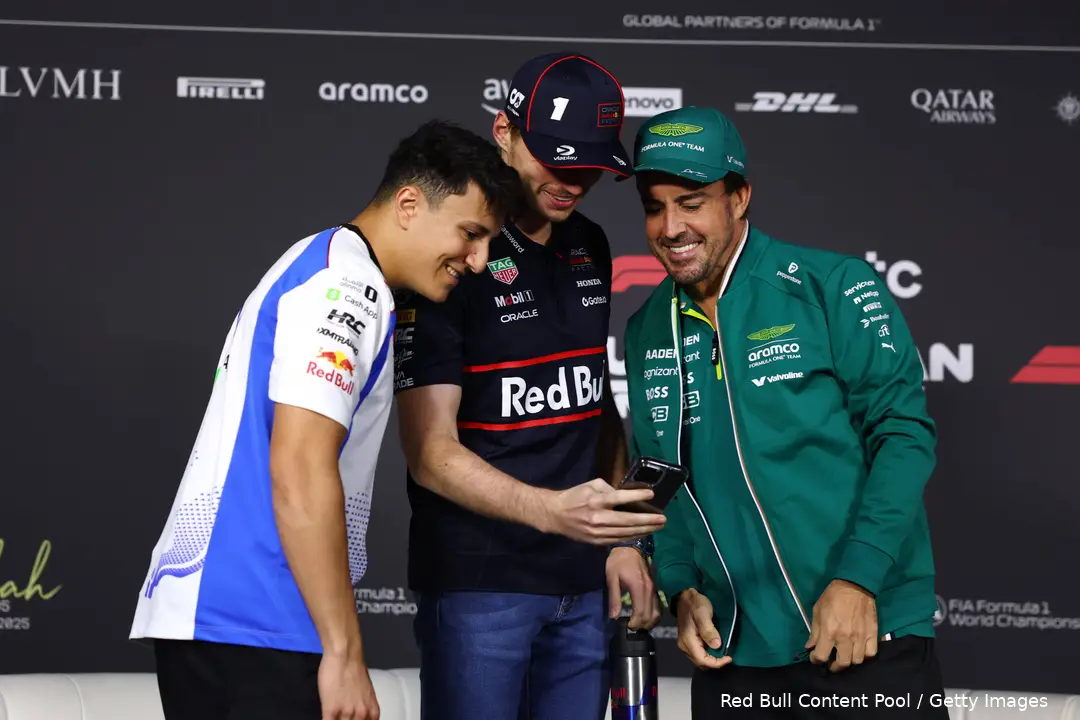 max verstappen donderdag red bull racing saoedi arabie 2025 12 isack hadjar fernando alonso 1
